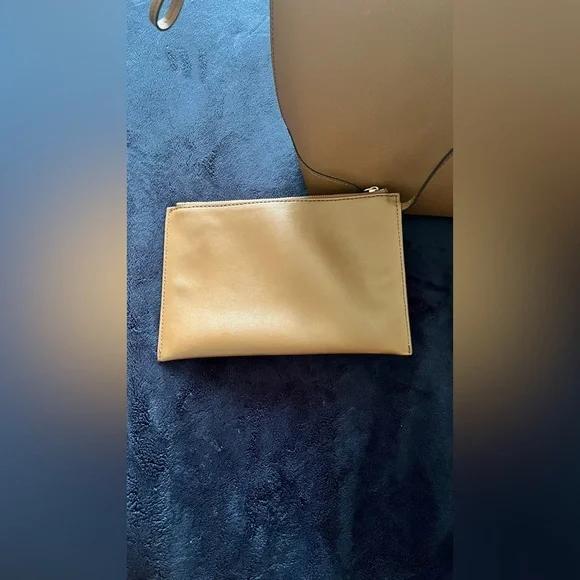 Michael Kors Tote Bag - Picture 7 of 14